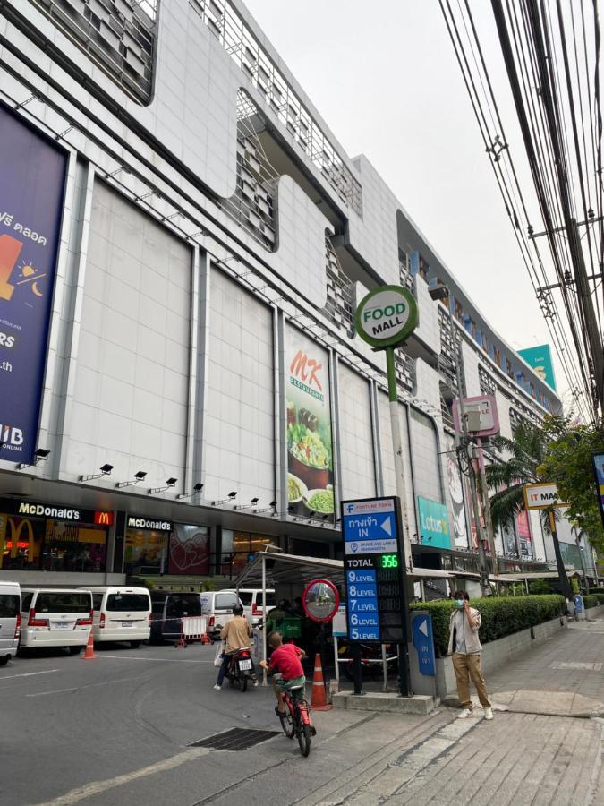 Sura Hostel Bangkok Near Mrt Phra Ram 9 Exterior photo