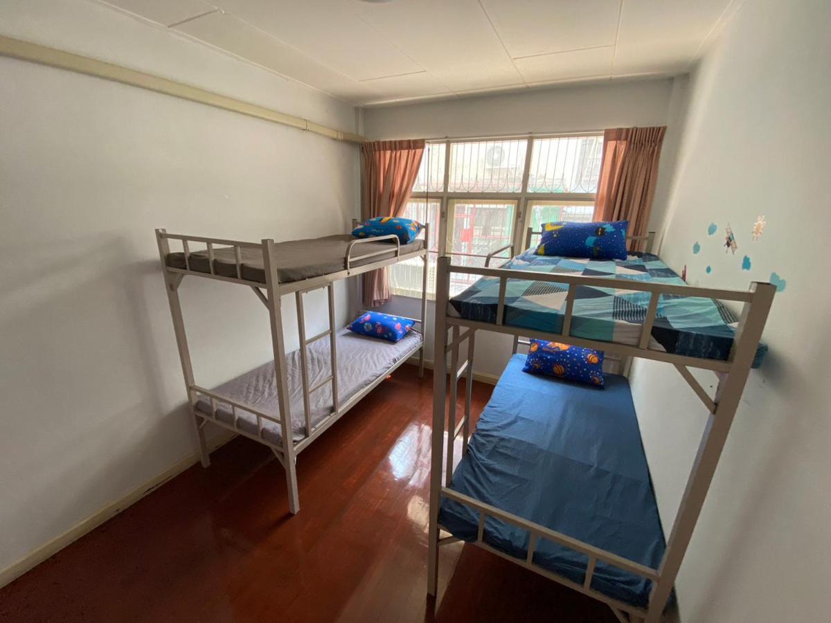 Sura Hostel Bangkok Near Mrt Phra Ram 9 Exterior photo
