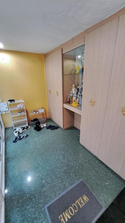 Sura Hostel Bangkok Near Mrt Phra Ram 9 Exterior photo