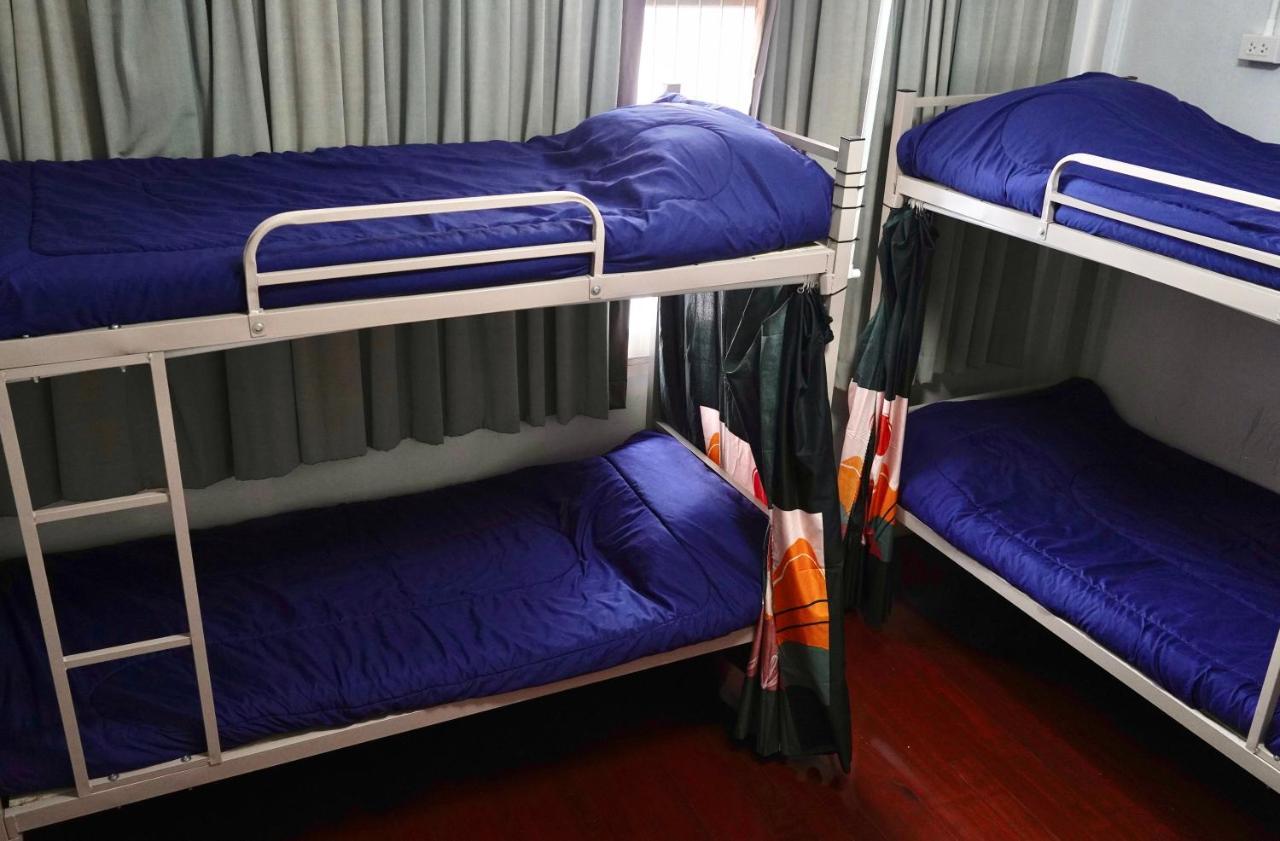 Sura Hostel Bangkok Near Mrt Phra Ram 9 Exterior photo