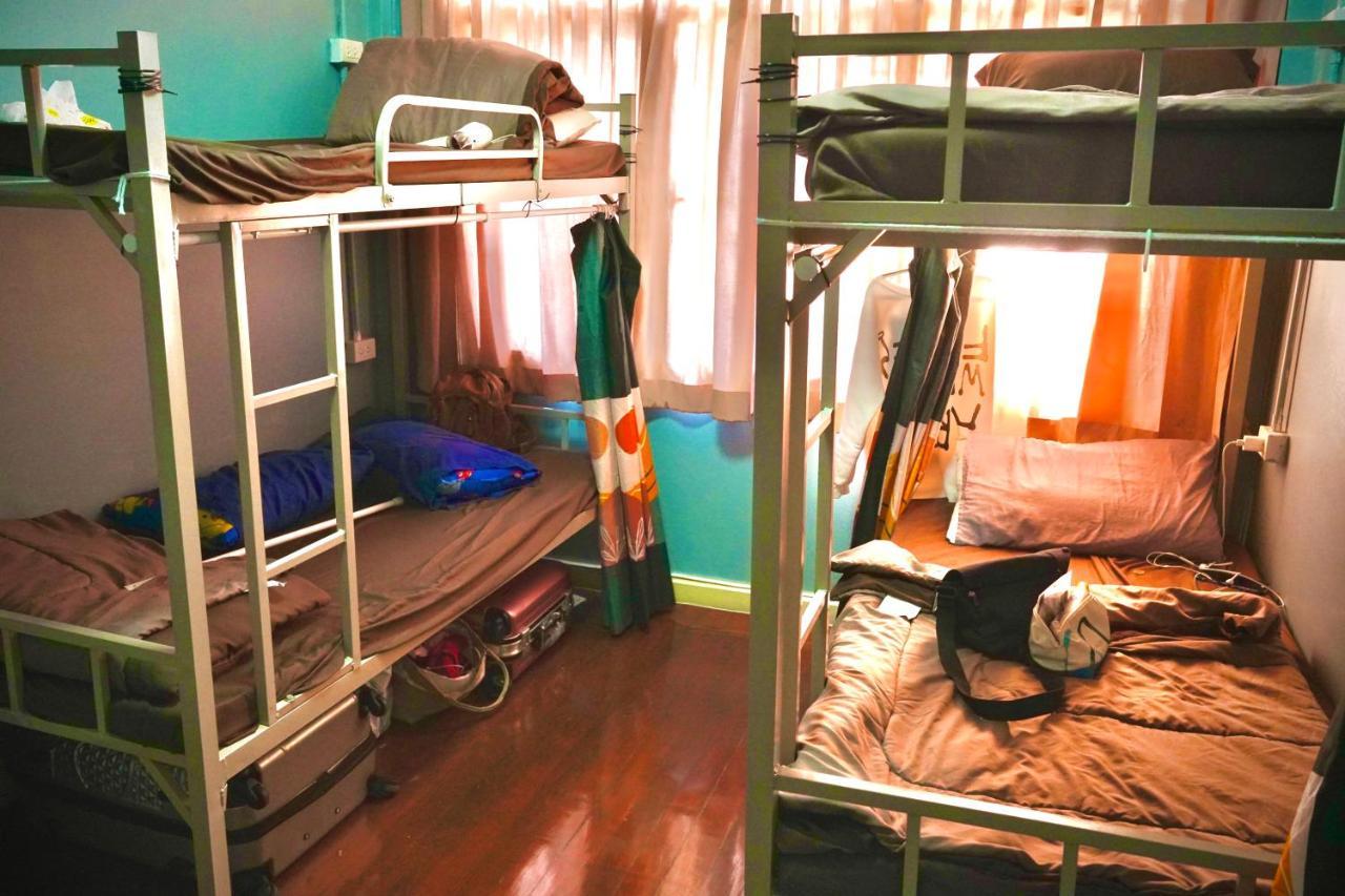 Sura Hostel Bangkok Near Mrt Phra Ram 9 Exterior photo