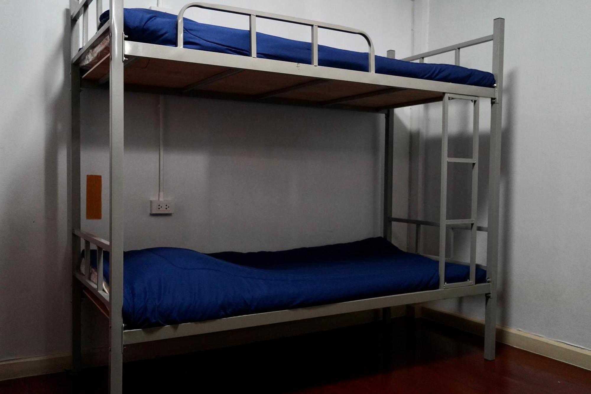 Sura Hostel Bangkok Near Mrt Phra Ram 9 Exterior photo